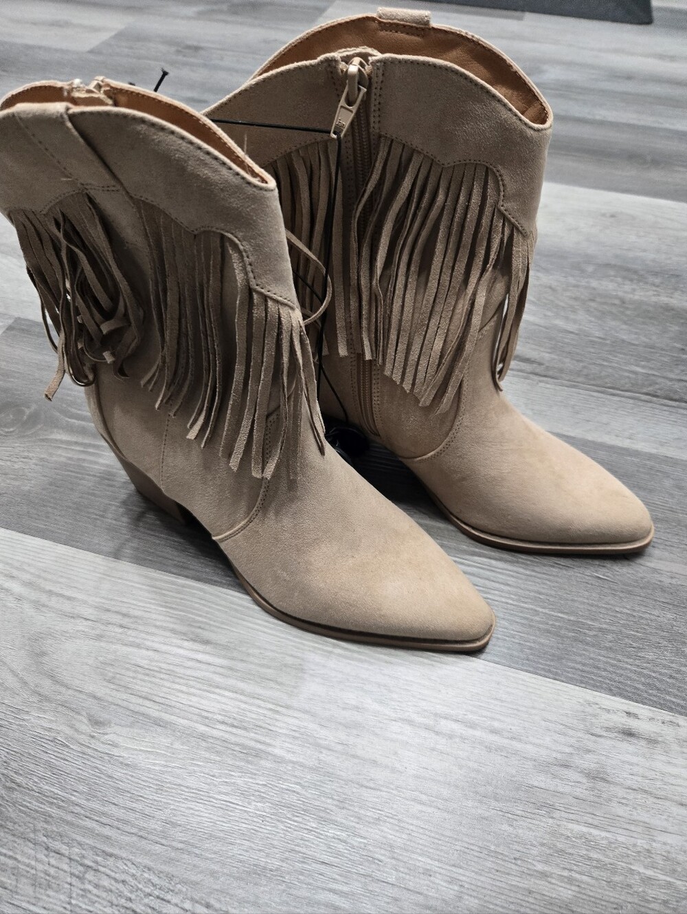 Time and Tru faux suede western booties